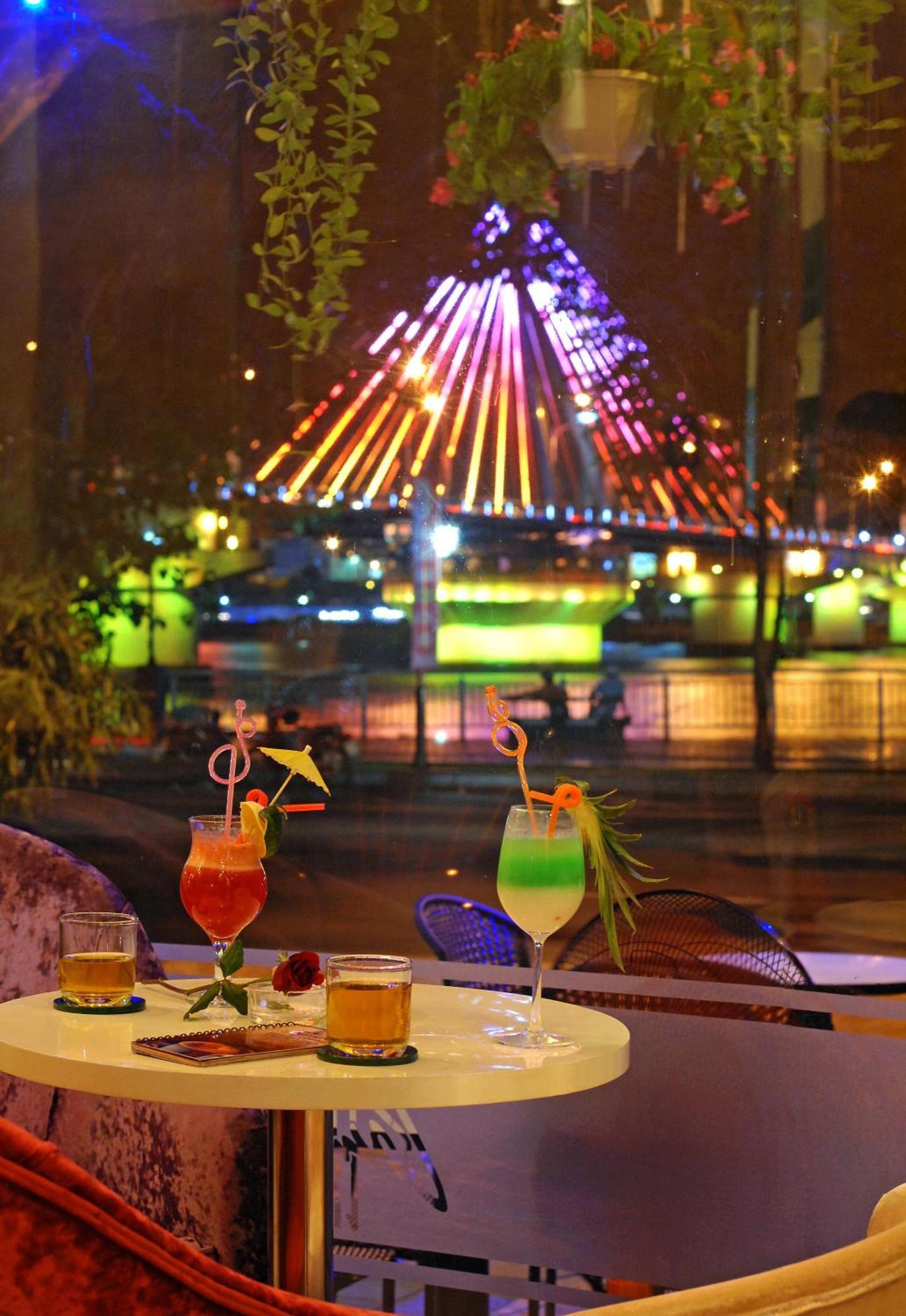 Bamboo Green Riverside Hotel Дананг Екстер'єр фото
