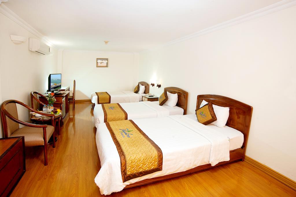 Bamboo Green Riverside Hotel Дананг Екстер'єр фото
